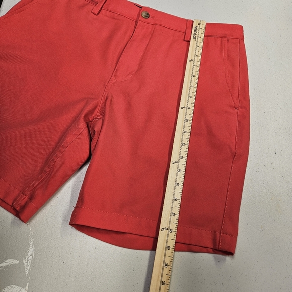 Vineyard Vines Links Red Shorts Sticky Waist Polyester Logo Chino 34 Waist - Picture 4 of 6